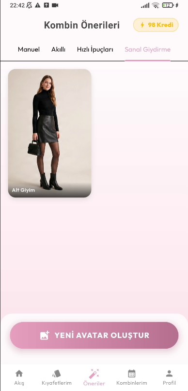 istlook Sanal Giydirme ekranında Alt Giyim etiketli kayıtlı avatar kartı ve altta Yeni Avatar Oluştur düğmesi